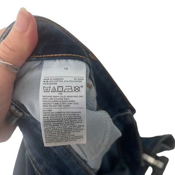 Old Navy Women's Plus Size 18 Power Straight Casual Curvy Jeans - Picture 6 of 9